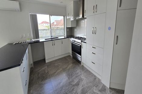 Photo of property in 186 Botany Road, Botany Downs, Auckland, 2010