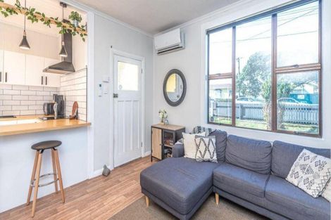 Photo of property in 13 Karaka Street, Castlecliff, Whanganui, 4501