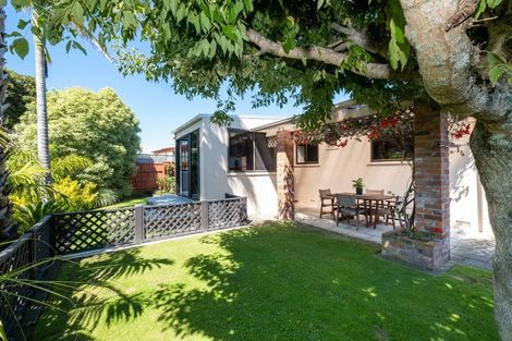 Photo of property in 61 Napier Terrace, Hospital Hill, Napier, 4110