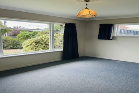 Photo of property in 17 Pembroke Street, Avondale, Christchurch, 8061