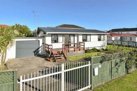 Photo of property in 2/29 Rogan Street, Mount Roskill, Auckland, 1041