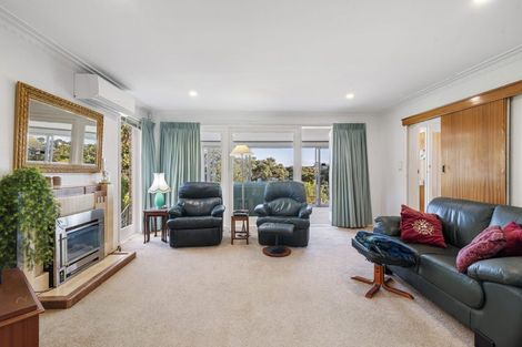 Photo of property in 5 Churchill Road, Murrays Bay, Auckland, 0630