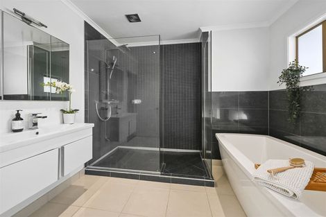 Photo of property in 37 Amante Crescent, Mairangi Bay, Auckland, 0630