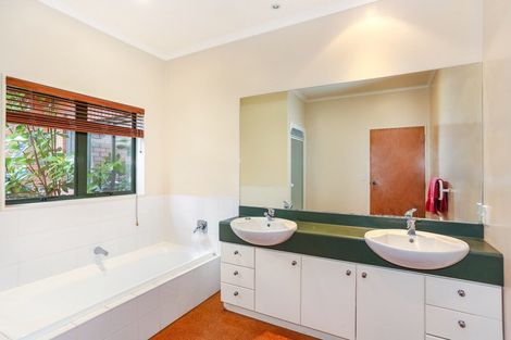 Photo of property in 24 Derbyshire Lane, Karaka, Papakura, 2580