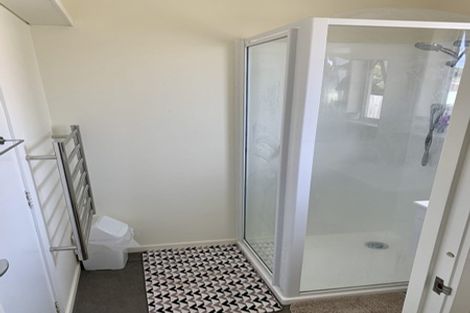 Photo of property in 91 Farquhar Road, Glendene, Auckland, 0602