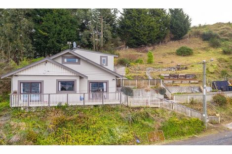 Photo of property in 74 Barnes Drive, Caversham, Dunedin, 9011