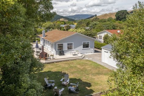 Photo of property in 14 Leybourne Avenue, Waikanae, 5036