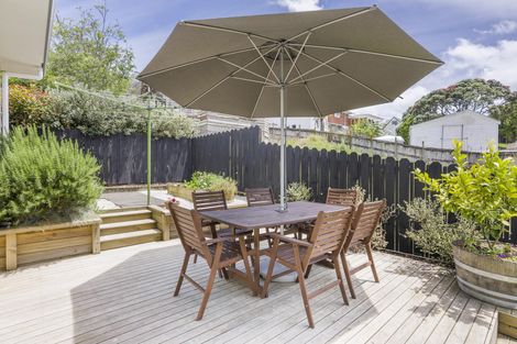 Photo of property in 2/30 Howe Street, Howick, Auckland, 2014