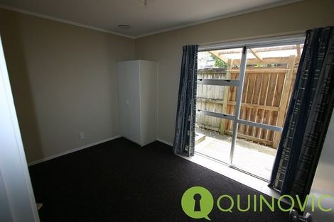 Photo of property in 2/23 Luckens Road, West Harbour, Auckland, 0618