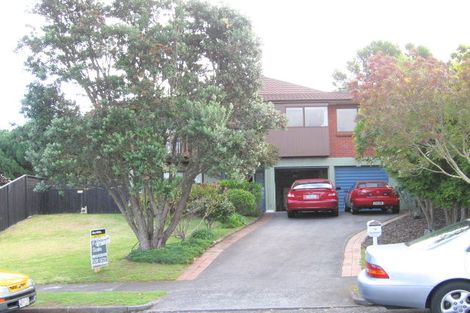 Photo of property in 18 Mark Edward Drive, Half Moon Bay, Auckland, 2012