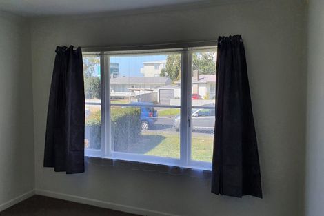 Photo of property in 14 Te Kanawa Crescent, Henderson, Auckland, 0610