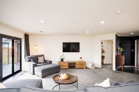 Photo of property in 17 Daniel Place, Kelvin Grove, Palmerston North, 4414