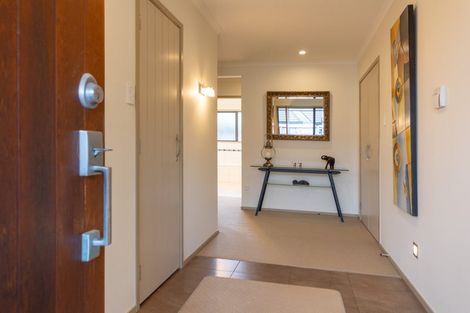 Photo of property in 48 Tennyson Avenue, Kelvin Grove, Palmerston North, 4414