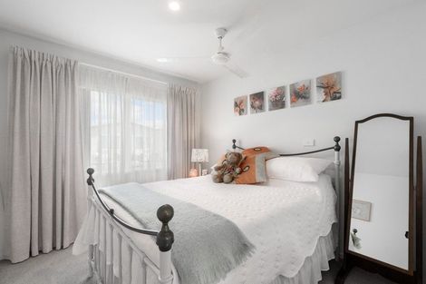 Photo of property in 11 Kamahi Crescent, Papamoa Beach, Papamoa, 3118