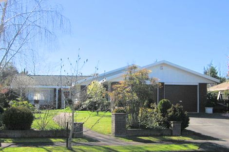 Photo of property in 17 Cooper Place, Chedworth, Hamilton, 3210