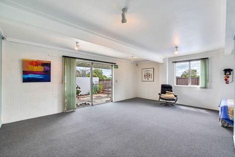 Photo of property in 141 Flanshaw Road, Te Atatu South, Auckland, 0610