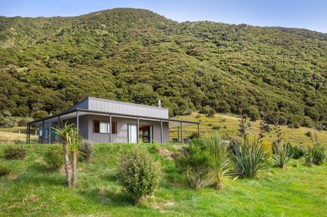Photo of property in 574 Tora Farm Settlement Road, Tora, Martinborough, 5782