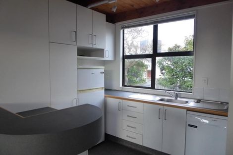 Photo of property in 2/80 Hobson Street, Thorndon, Wellington, 6011