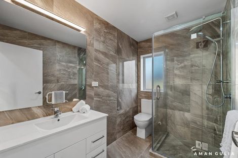 Photo of property in 208a Henderson Valley Road, Henderson, Auckland, 0612