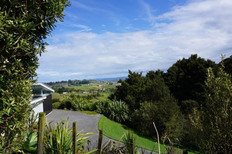 Photo of property in 14 Michael Bosher Way, Flat Bush, Auckland, 2019