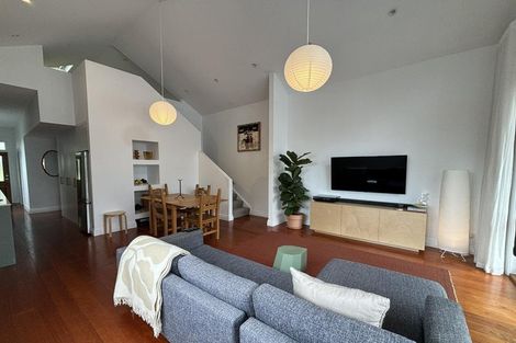 Photo of property in 8 Beach Road, Northcote Point, Auckland, 0627