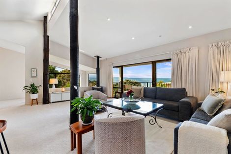 Photo of property in 14 Glenelg Road, Red Beach, 0932