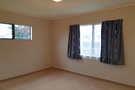 Photo of property in 2/42 Atherfold Crescent, Greenmeadows, Napier, 4112