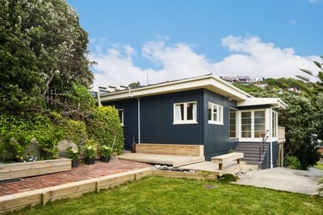 Photo of property in 11 View Road, Titahi Bay, Porirua, 5022