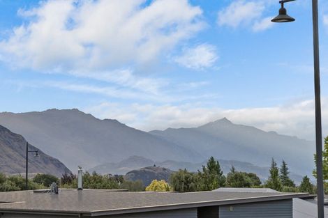 Photo of property in 1 Kirimoko Crescent, Wanaka, 9305