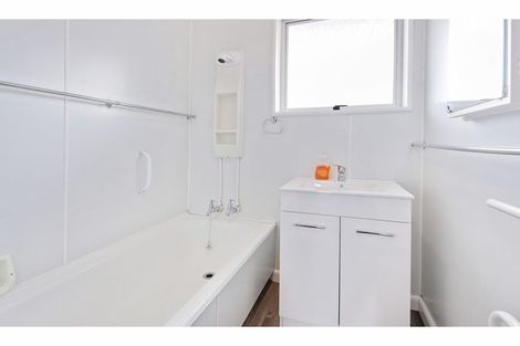 Photo of property in 2/120 Saint James Avenue, Papanui, Christchurch, 8053