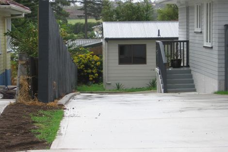 Photo of property in 61 Farquhar Road, Glendene, Auckland, 0602