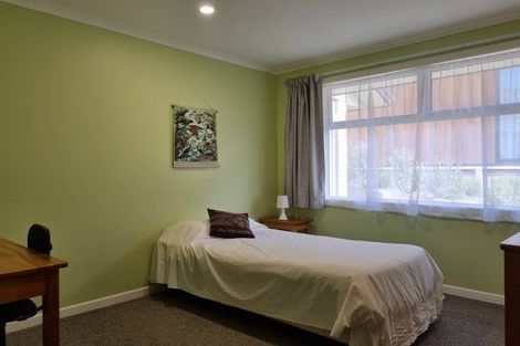 Photo of property in 3 Kapurau Lane, Merrilands, New Plymouth, 4312