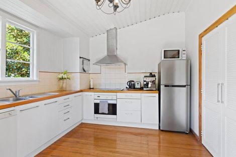 Photo of property in 420 Devon Street East, Strandon, New Plymouth, 4312