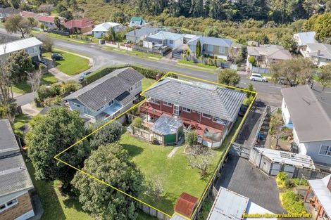 Photo of property in 75 Ennis Avenue, Pakuranga Heights, Auckland, 2010