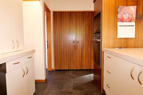 Photo of property in 10 Edgewater Street, Waikanae, 5036