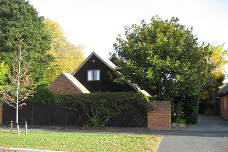 Photo of property in 2/23a Hamilton Avenue, Ilam, Christchurch, 8041