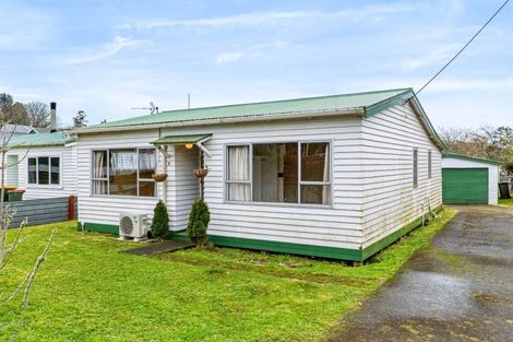 Photo of property in 12 Mills Street, Eltham, 4322