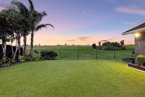 Photo of property in 36 Selliera Place, Papamoa Beach, Papamoa, 3118