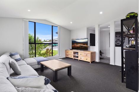 Photo of property in 182 Ballintoy Park Drive, Welcome Bay, Tauranga, 3175