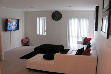 Photo of property in 2/77 Saint George Street, Papatoetoe, Auckland, 2025