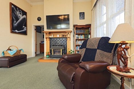 Photo of property in 402 Lascelles Street, Saint Leonards, Hastings, 4120