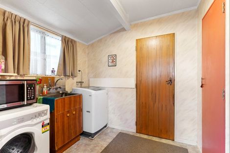 Photo of property in 14 Rimu Street, Levin, 5510