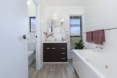 Photo of property in 33 Heron Avenue East, Matua, Tauranga, 3110