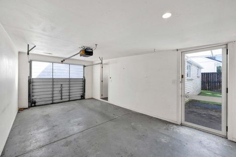 Photo of property in 2/59 Wallath Road, Westown, New Plymouth, 4310