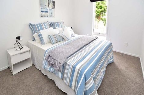 Photo of property in 1/546 Glenfield Road, Glenfield, Auckland, 0629