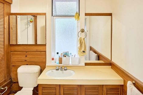 Photo of property in 41 Tio Tio Road, Miramar, Wellington, 6022