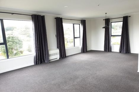 Photo of property in 20 Parkinson Close, Whitby, Porirua, 5024