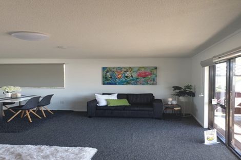 Photo of property in 2/5 Inca Place, Red Hill, Papakura, 2110