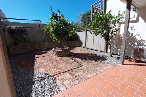 Photo of property in 10 George Street, Thorndon, Wellington, 6011