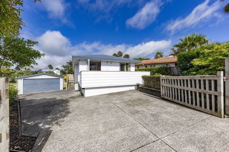 Photo of property in 26 Killygordon Place, Massey, Auckland, 0614